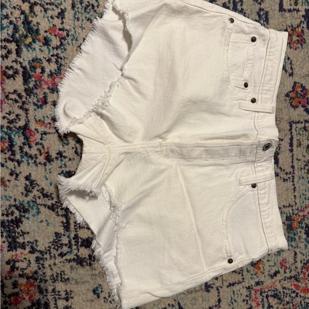 White Frayed Hem Women Shorts-Levi Shorts